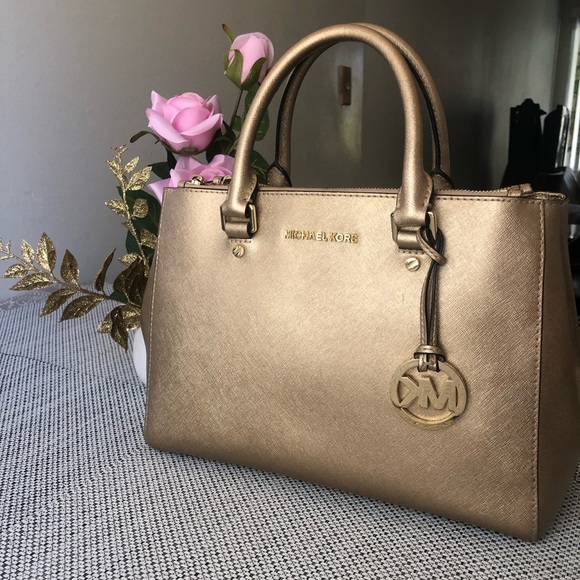 Michael Kors Sutton Gold handbag - Picture 3 of 6